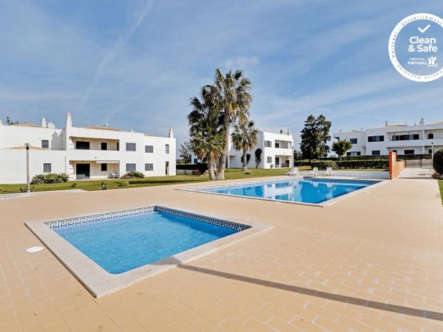Apartamento alugar em Pêra