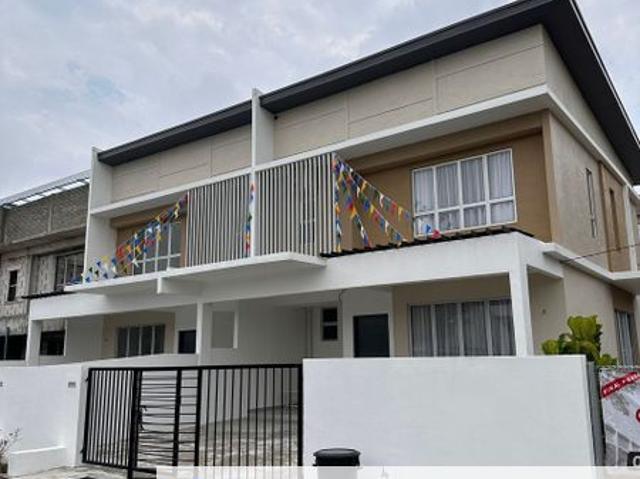 House for sale in Malaka