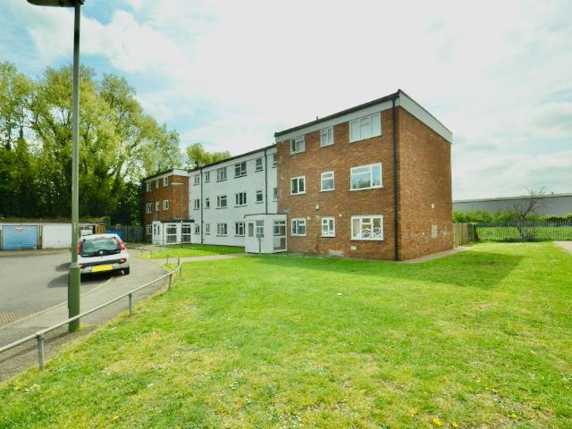 Apartment for rent in Sunbury, Surrey