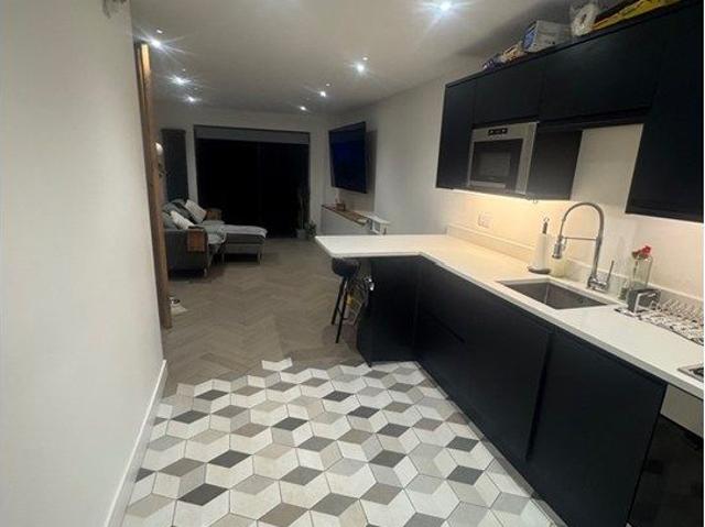 Apartment for rent in Sunbury, Surrey