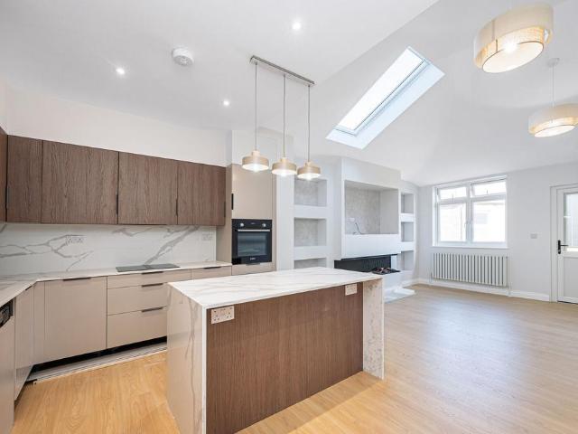 Apartment for rent in London Borough of Barnet, Greater London