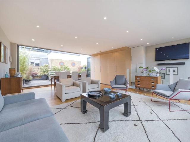 House for rent in Saint Giles, Bloomsbury
