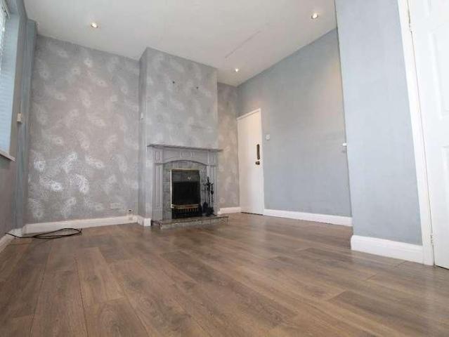House for rent in Lower Place, Burnedge