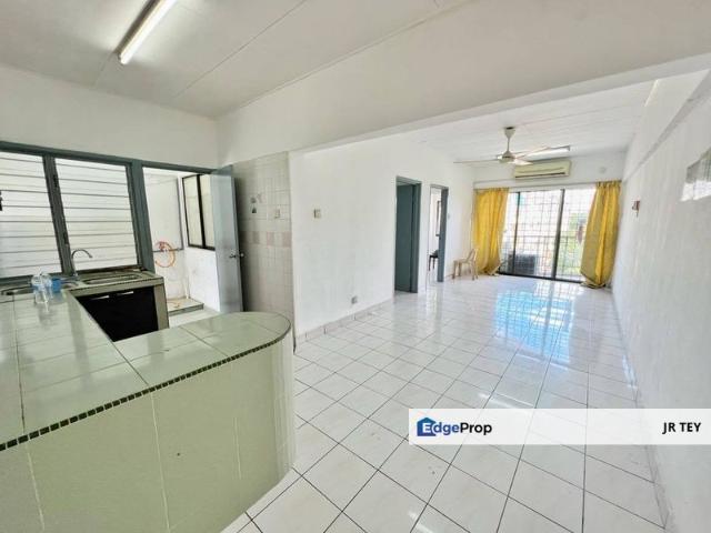 Flat for sale in Seksyen 13, Shah Alam