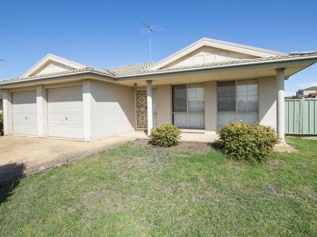 House for rent in Glenmore Park, Sydney