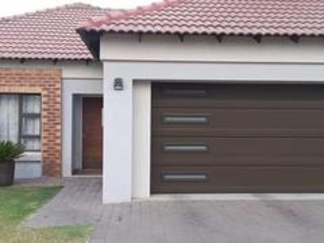 Townhouse for sale in Gert Sibande, Mpumalanga