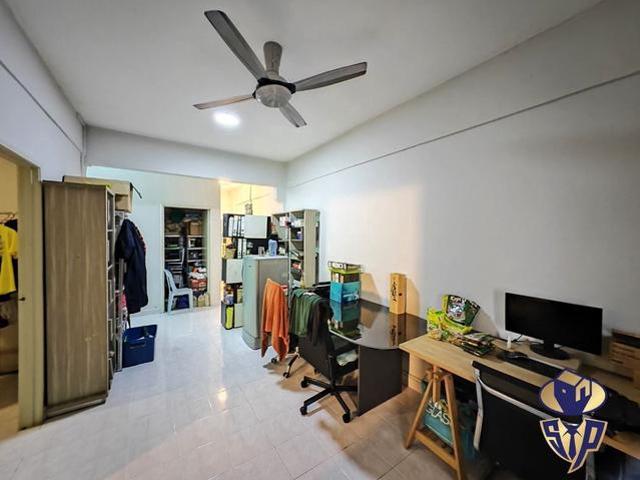 Apartment for sale in Seri Kembangan, Majlis Bandaraya Subang Jaya