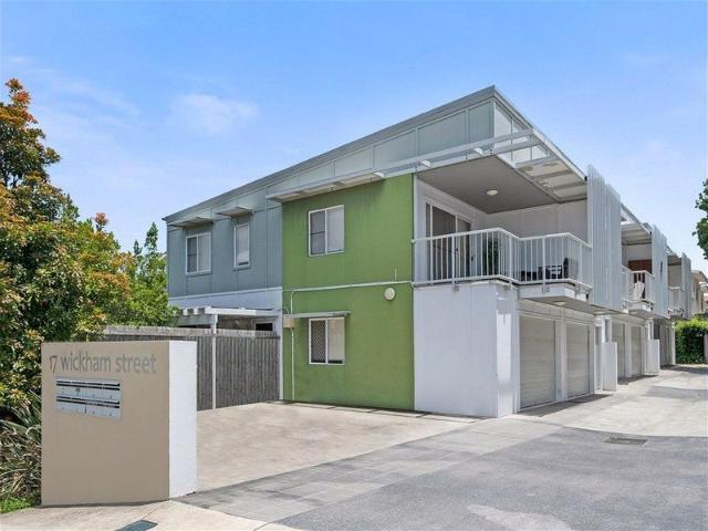 Townhouse for rent in Toombul, Queensland