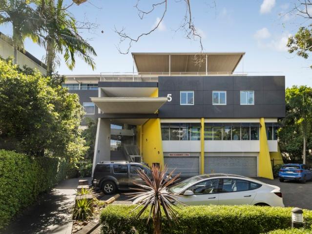 Office for sale in Toombul, Queensland