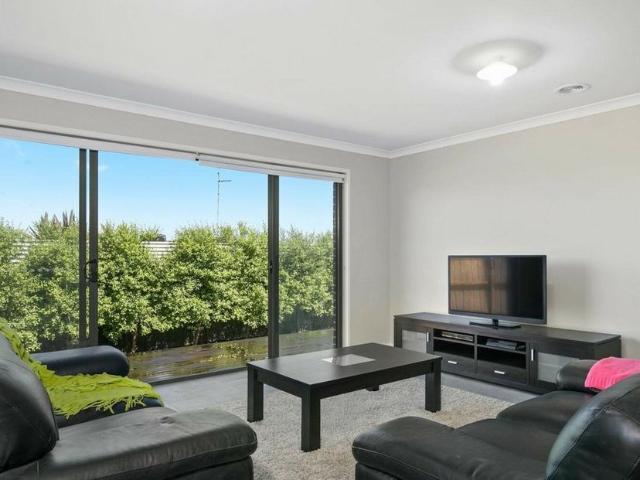 House for rent in Leopold, Victoria