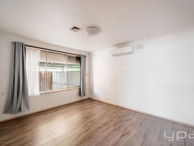 House for rent in Gladstone Park, Victoria