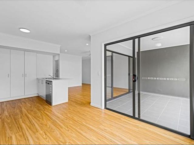 Townhouse for rent in Toombul, Queensland