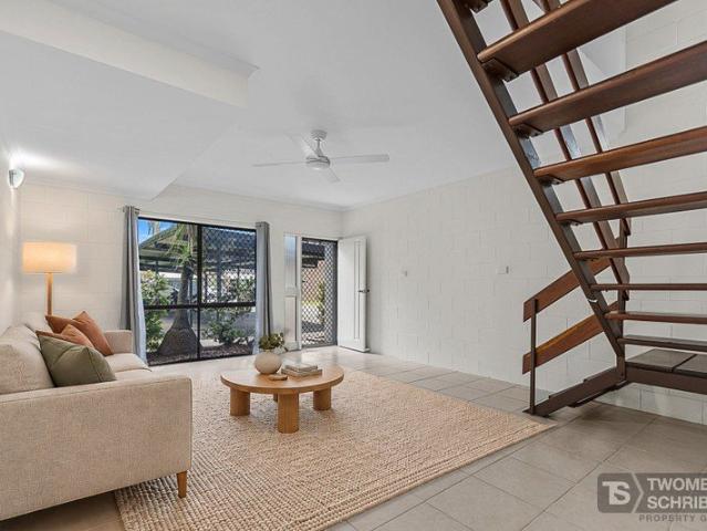 Townhouse for sale in Manoora, Cairns