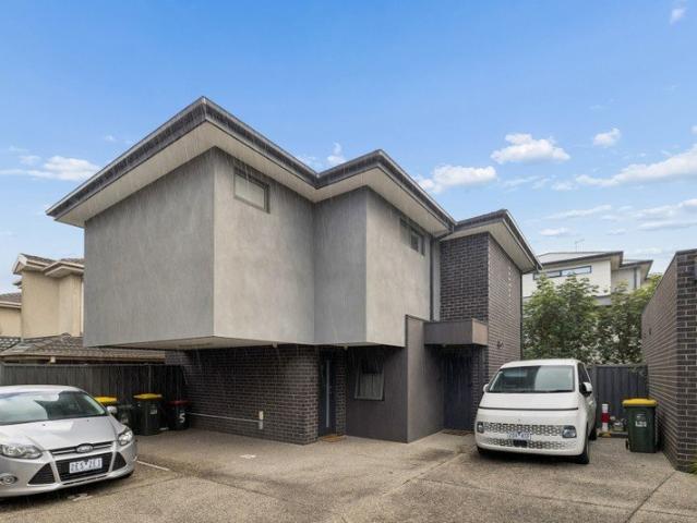 Townhouse for sale in Camerons Creek, Victoria