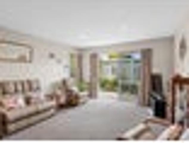 Townhouse for sale in Charing Cross, Canterbury