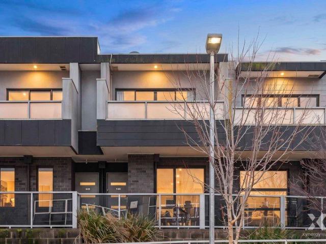 Townhouse for sale in Camerons Creek, Victoria
