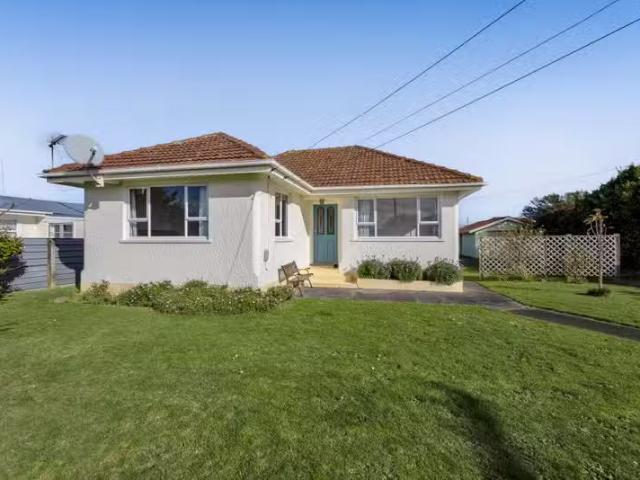 House for sale in Otakou