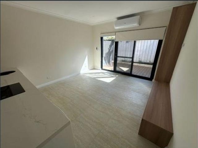 Granny Flat for rent in Orelia, Western Australia