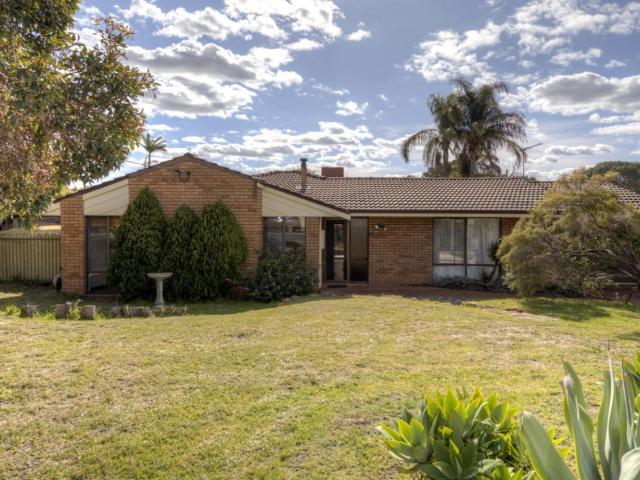 House for rent in High Wycombe, Western Australia