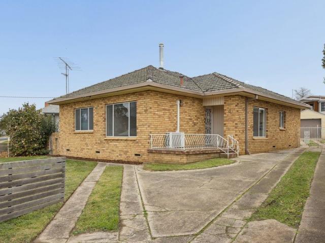 House for sale in Brisbane Grove, New South Wales