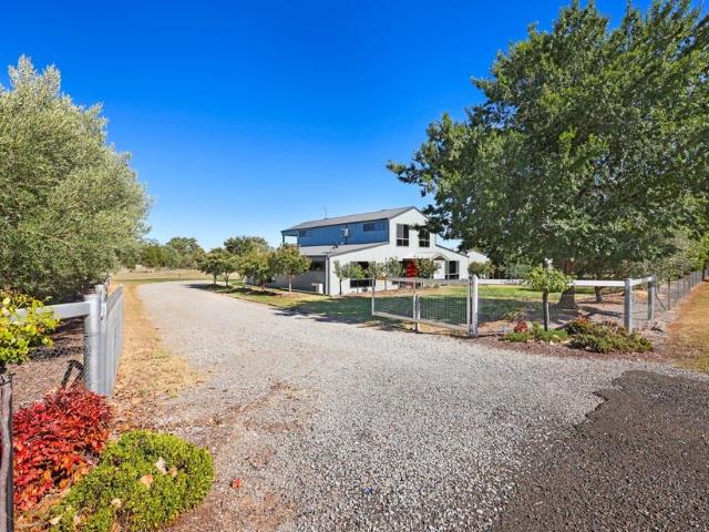 Cottage for sale in Piallamore, New South Wales