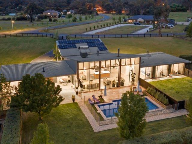 House for sale in Junortoun, Bendigo