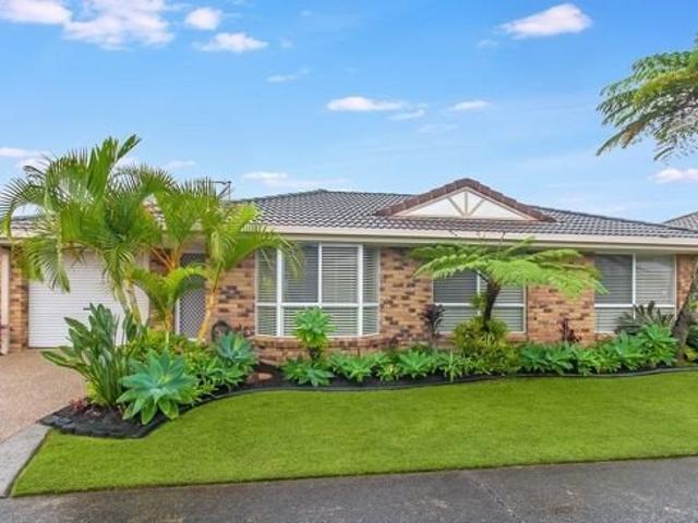 Villa for sale in Banora Point, New South Wales