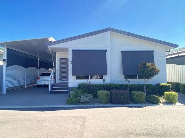 House for sale in Grafton