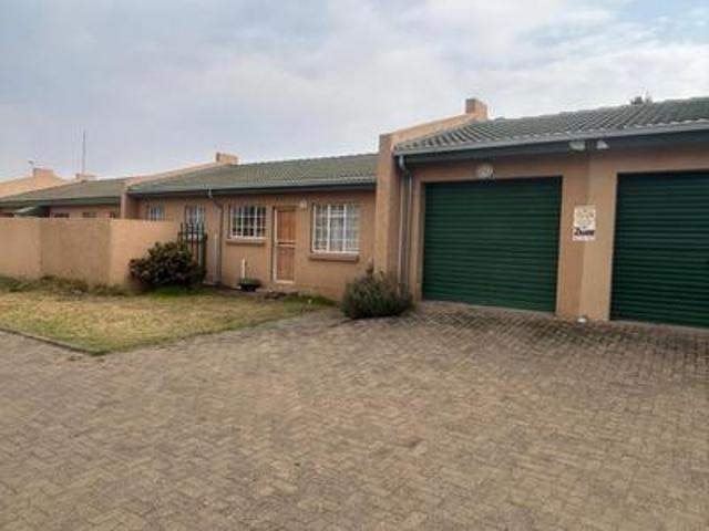 Townhouse for sale in Gert Sibande, Mpumalanga