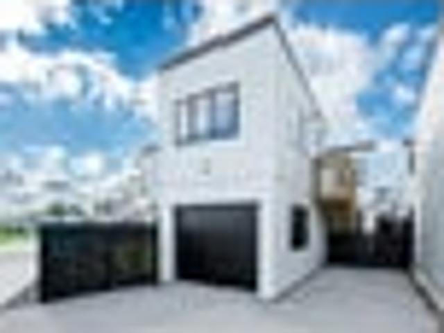 House for sale in Waitakere