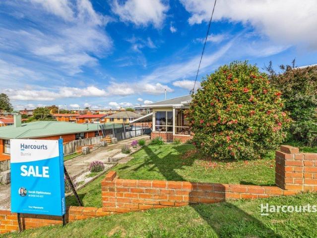 House for sale in Upper Burnie, Burnie