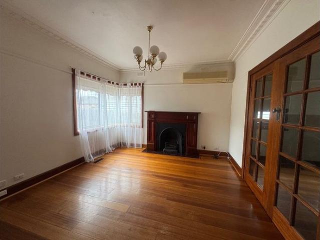House for rent in Essendon, Melbourne