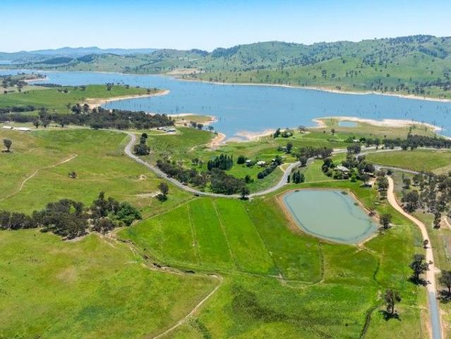 Cottage for sale in Talgarno, Victoria