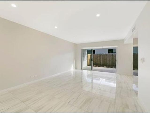 Townhouse for rent in Toombul, Queensland