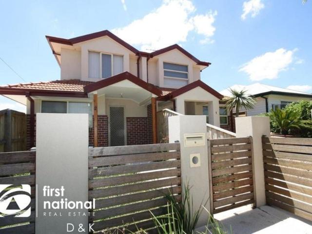 Townhouse for rent in Sunshine North, Melbourne