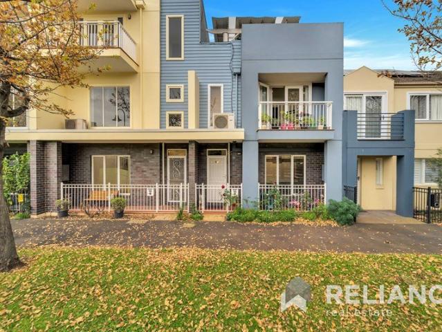 Townhouse for rent in Kensington, Melbourne