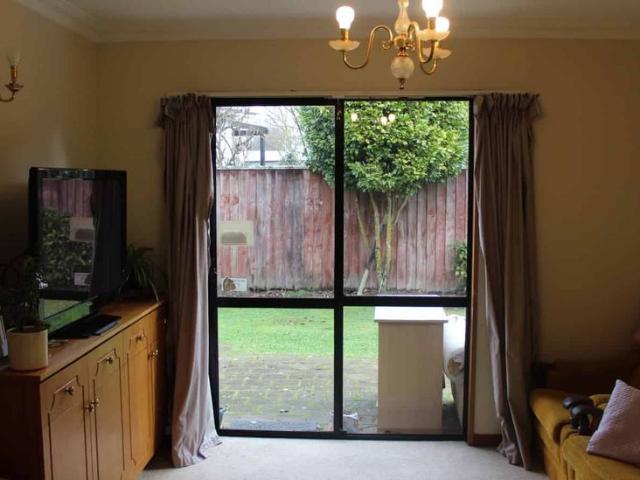 House for rent in Chaslands, Canterbury