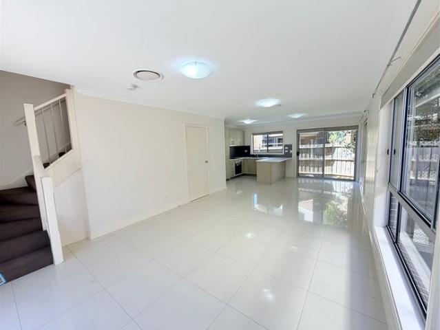 Townhouse for rent in Sydney, New South Wales