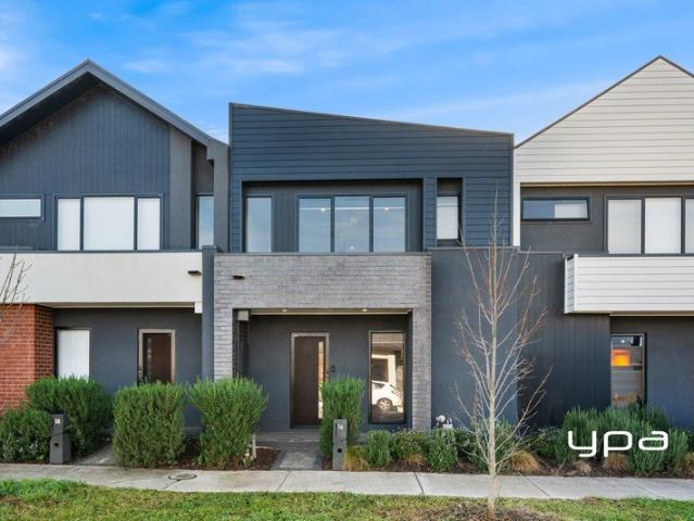 Townhouse for sale in Camerons Creek, Victoria