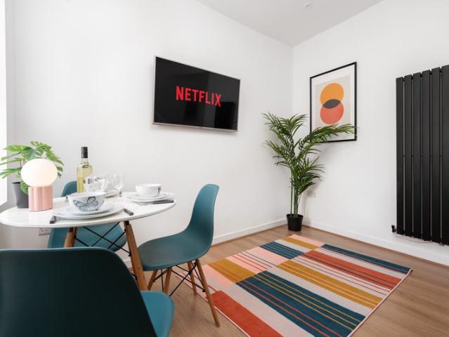 House for rent in Calderstones