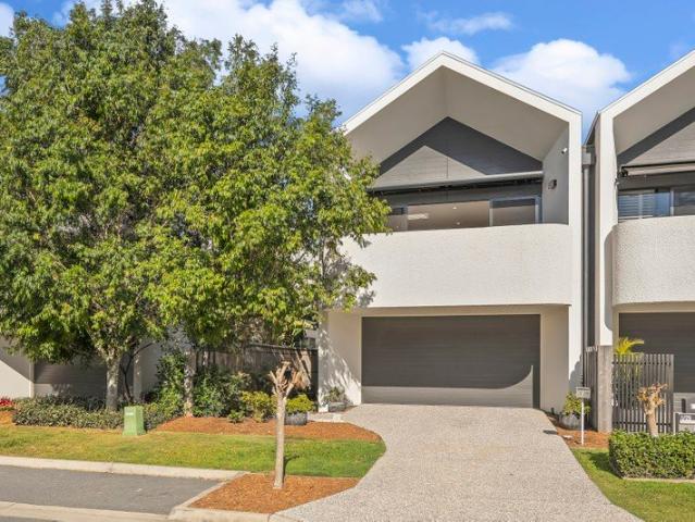 Duplex for sale in Fernbrook, Queensland