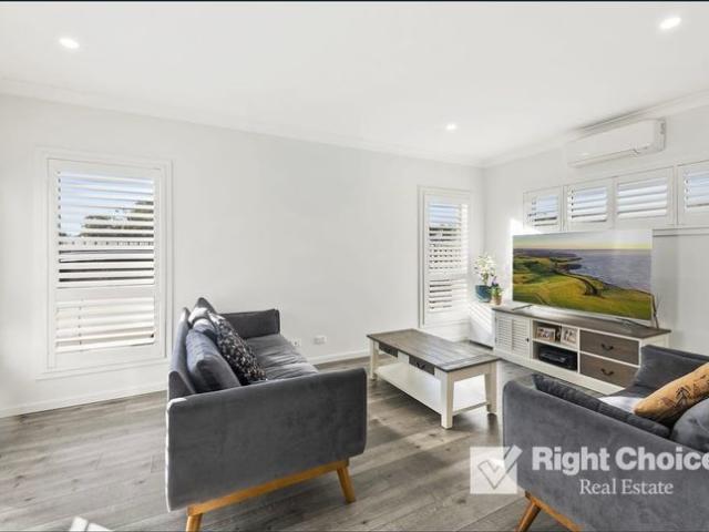 Townhouse for rent in Oak Flats, Shellharbour City Council