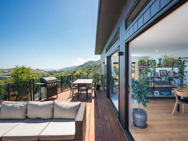 House for sale in Enner Glynn