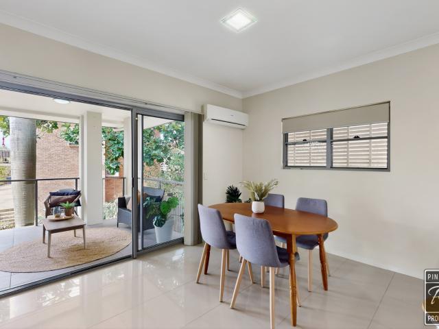 Apartment for sale in Holland Park West, Greater Brisbane