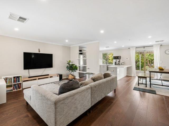 House for sale in Kardinya, City of Melville