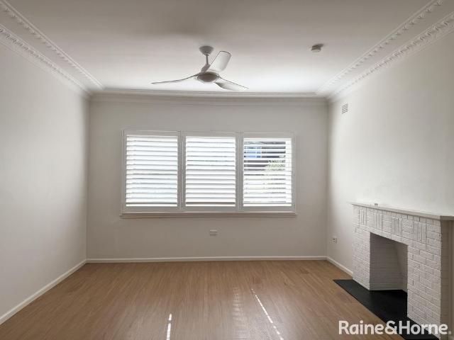 House for rent in Wollongong West, New South Wales