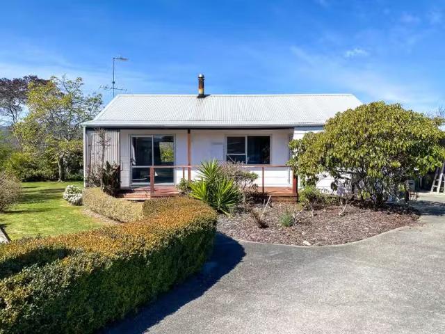 House for sale in East Takaka, Tasman