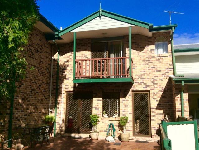 Townhouse for rent in Toombul, Queensland