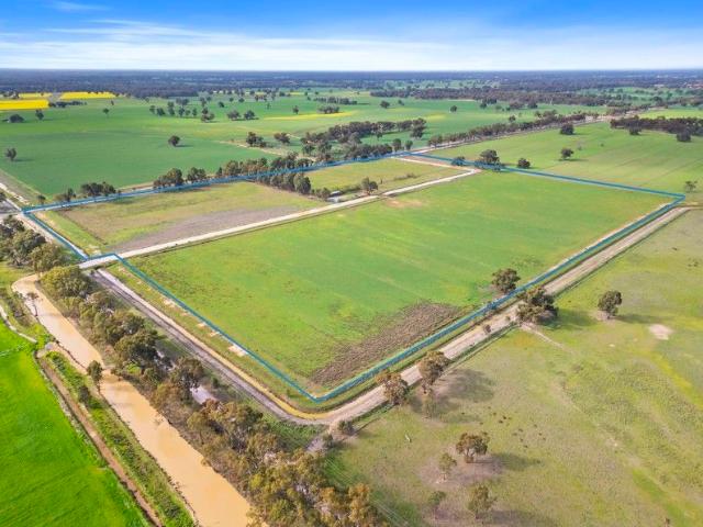 Cottage for sale in Strathmerton, Victoria