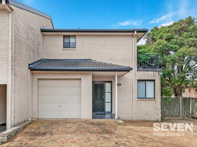Townhouse for rent in Sydney, New South Wales